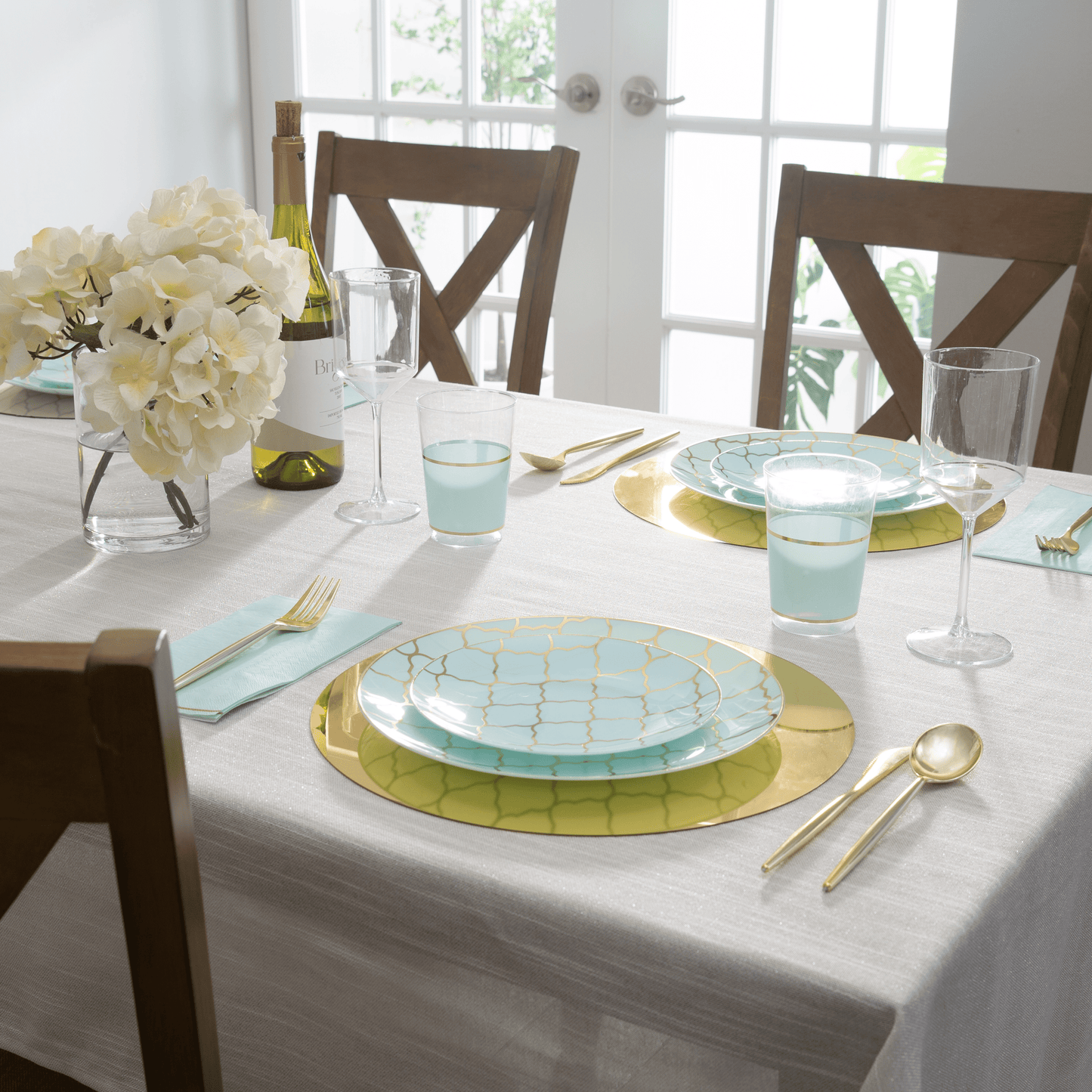 Round Mint Green and Gold Lattice Pattern Plastic Plates | 10 Pack