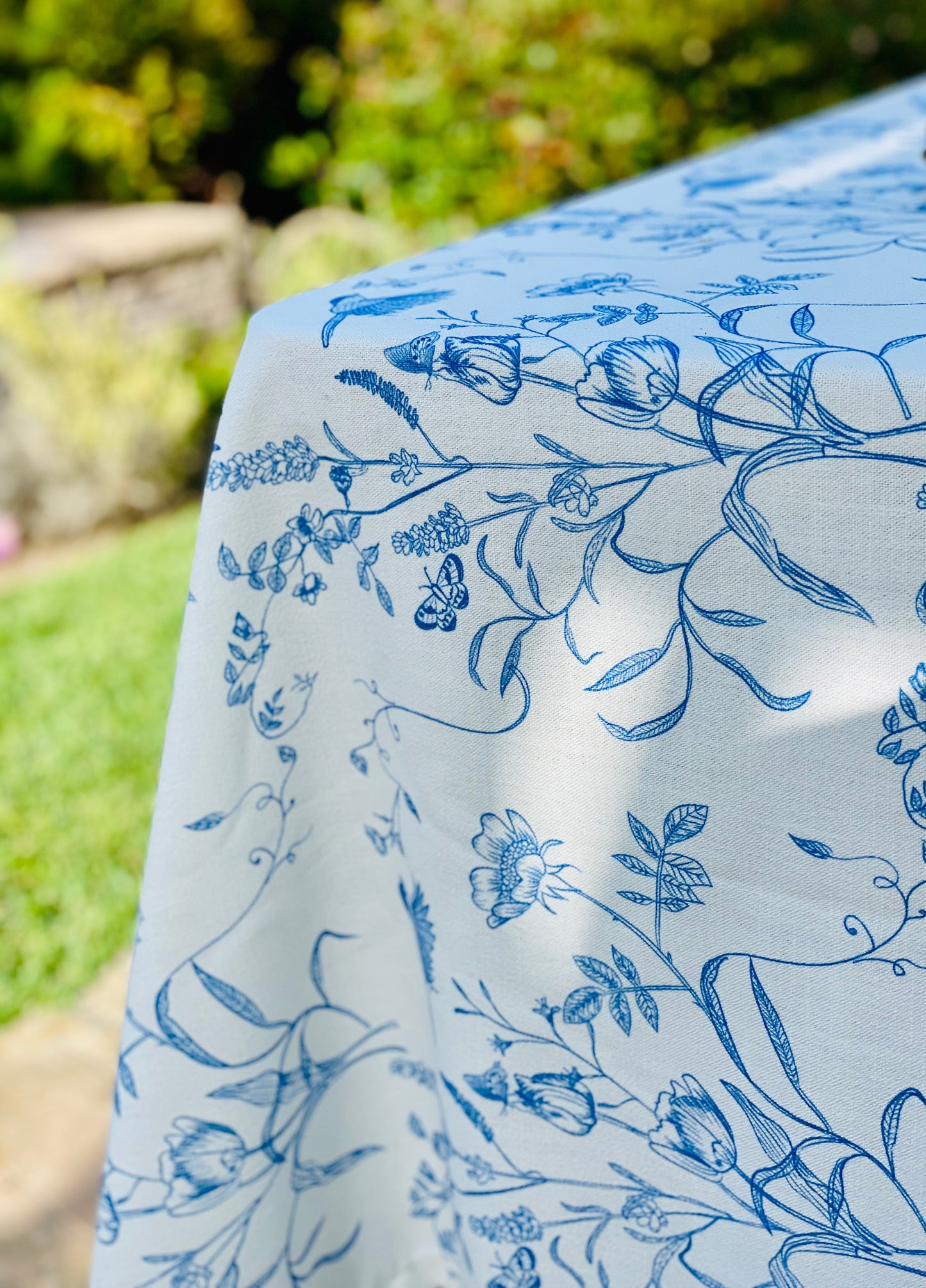 Blue Victorian - Spill Proof