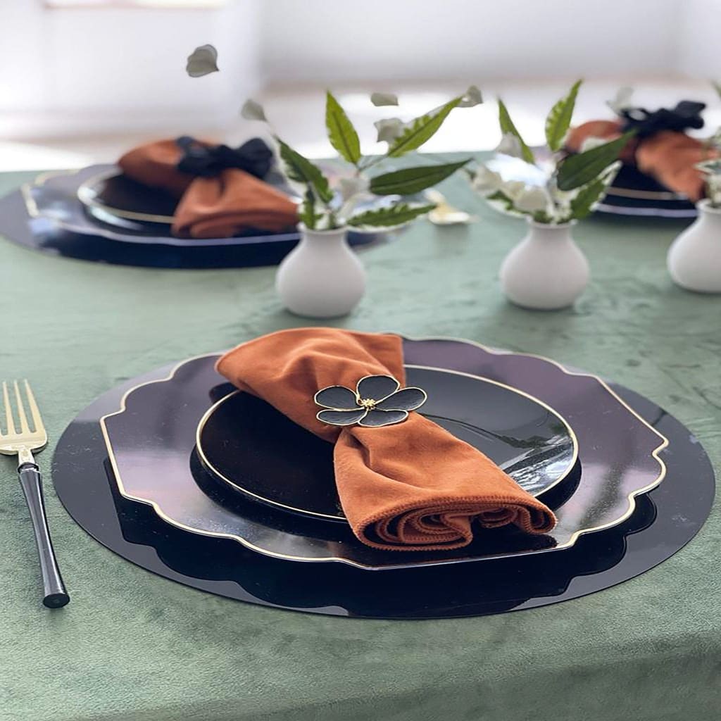 Scalloped Clear Black • Gold Plastic Plates | 10 Pack