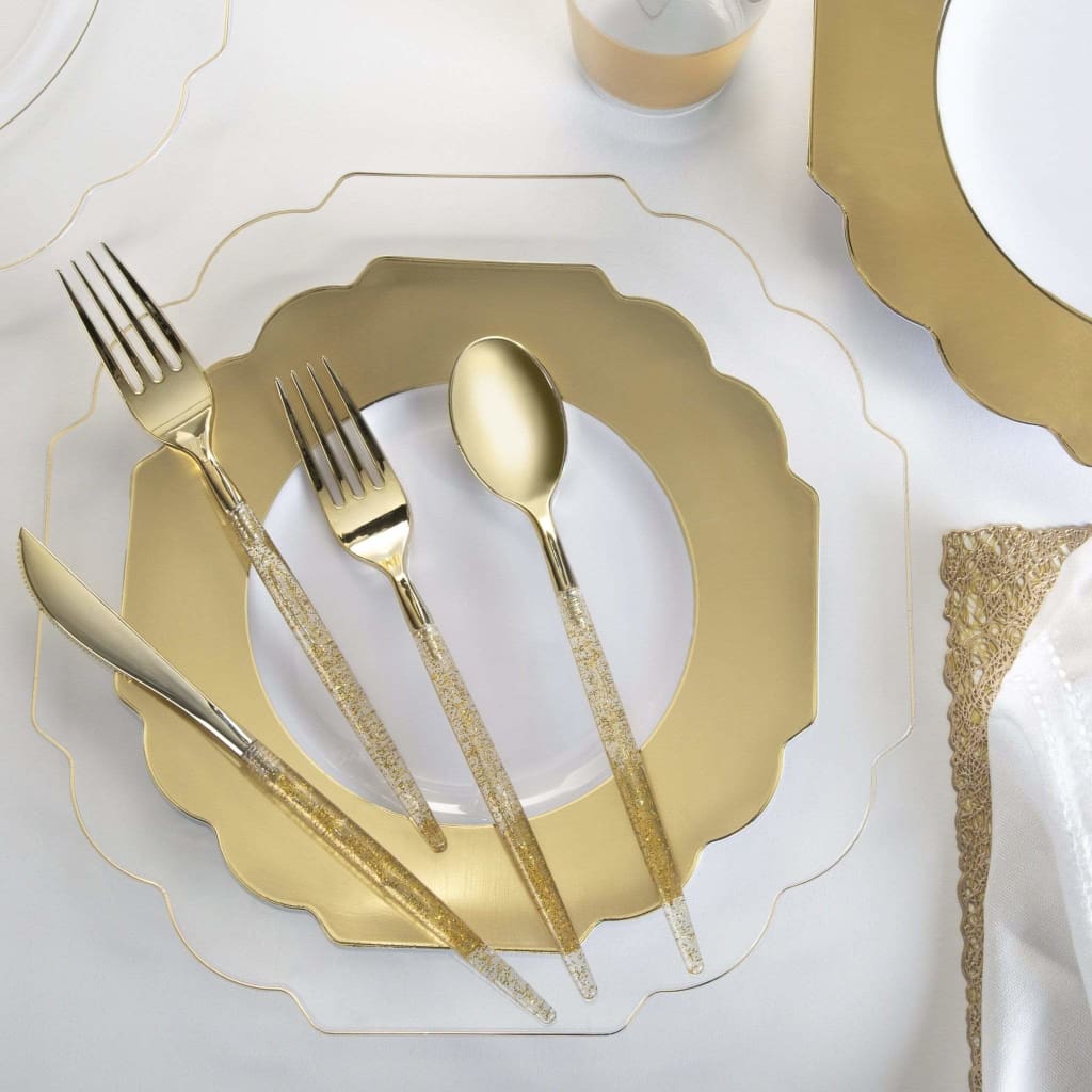 Scalloped Clear • Gold Plastic Plates | 10 Pack